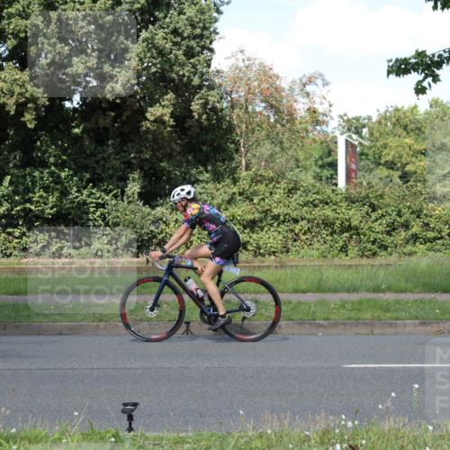 10.08.2025 - GEWOBA Citytriathlon Bremen Yannick Fuchs http://msf.ph/oto/8572279 10.08.2025 14:53:34 Radfahren 419, 501 meine-sportfotos.de
