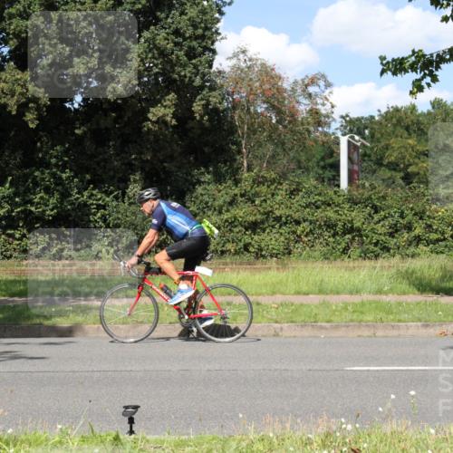 10.08.2025 - GEWOBA Citytriathlon Bremen Yannick Fuchs http://msf.ph/oto/8572285 10.08.2025 14:53:51 Radfahren 291, 300, 345, 438, 485, 501 meine-sportfotos.de