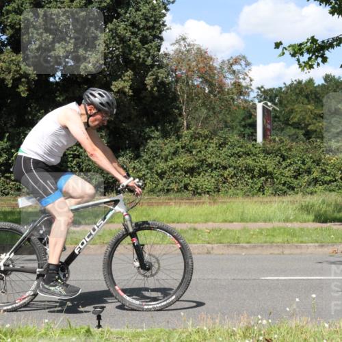 10.08.2025 - GEWOBA Citytriathlon Bremen Yannick Fuchs http://msf.ph/oto/8572288 10.08.2025 14:53:55 Radfahren 291, 300, 345, 434, 438, 473, 485, 519 meine-sportfotos.de