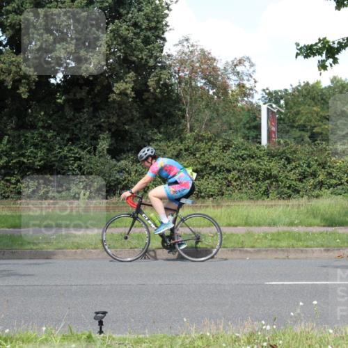 10.08.2025 - GEWOBA Citytriathlon Bremen Yannick Fuchs http://msf.ph/oto/8572305 10.08.2025 14:54:20 Radfahren 206, 316, 324, 362, 387, 393, 433, 454, 475, 508, 514 meine-sportfotos.de