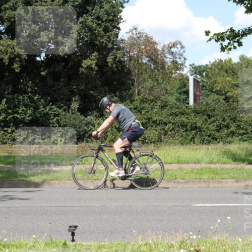 10.08.2025 - GEWOBA Citytriathlon Bremen Yannick Fuchs http://msf.ph/oto/8572340 10.08.2025 14:55:45 Radfahren 149, 364 meine-sportfotos.de