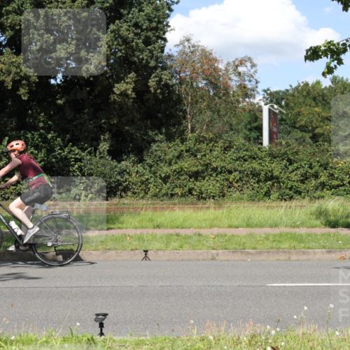 10.08.2025 - GEWOBA Citytriathlon Bremen Yannick Fuchs http://msf.ph/oto/8572351 10.08.2025 14:56:32 Radfahren 392 meine-sportfotos.de