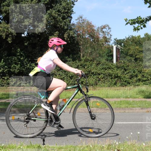 10.08.2025 - GEWOBA Citytriathlon Bremen Yannick Fuchs http://msf.ph/oto/8572394 10.08.2025 15:02:41 Radfahren 236, 391 meine-sportfotos.de