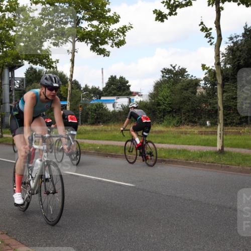 10.08.2025 - GEWOBA Citytriathlon Bremen Yannick Fuchs http://msf.ph/oto/8572479 10.08.2025 12:48:12 Radfahren 656, 699, 767, 927, 941 meine-sportfotos.de