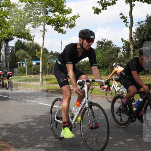 10.08.2025 - GEWOBA Citytriathlon Bremen Yannick Fuchs http://msf.ph/oto/8572502 10.08.2025 12:48:43 Radfahren 564, 578, 616, 621, 627, 630, 655, 657, 687, 717, 788, 793, 857, 876, 897, 932, 1026 meine-sportfotos.de