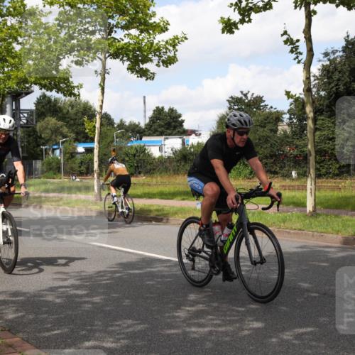 10.08.2025 - GEWOBA Citytriathlon Bremen Yannick Fuchs http://msf.ph/oto/8572503 10.08.2025 12:48:44 Radfahren 564, 578, 616, 621, 627, 630, 655, 657, 687, 717, 788, 793, 857, 876, 897, 932, 1026 meine-sportfotos.de