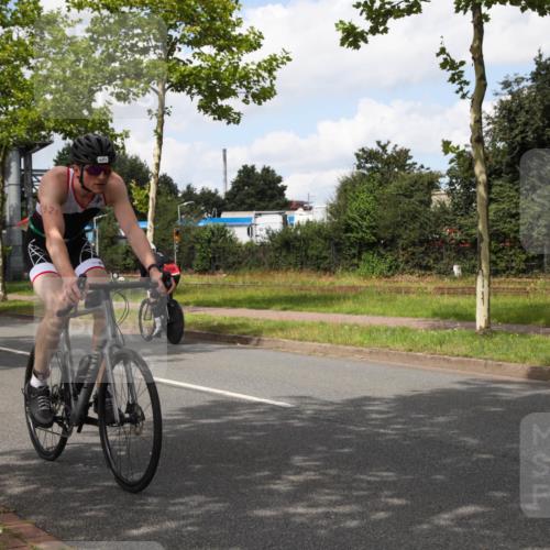 10.08.2025 - GEWOBA Citytriathlon Bremen Yannick Fuchs http://msf.ph/oto/8572510 10.08.2025 12:48:52 Radfahren 564, 578, 616, 621, 627, 630, 641, 649, 655, 657, 682, 687, 717, 788, 793, 857, 863, 876, 897, 932, 1010 meine-sportfotos.de