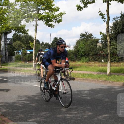 10.08.2025 - GEWOBA Citytriathlon Bremen Yannick Fuchs http://msf.ph/oto/8572516 10.08.2025 12:48:57 Radfahren 578, 621, 627, 641, 649, 655, 682, 788, 857, 863, 932, 950, 1010, 1027 meine-sportfotos.de
