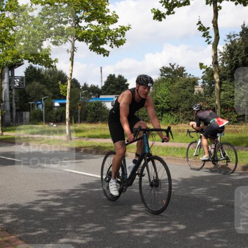10.08.2025 - GEWOBA Citytriathlon Bremen Yannick Fuchs http://msf.ph/oto/8572523 10.08.2025 12:49:02 Radfahren 578, 621, 641, 649, 655, 682, 788, 863, 950, 1010, 1027 meine-sportfotos.de