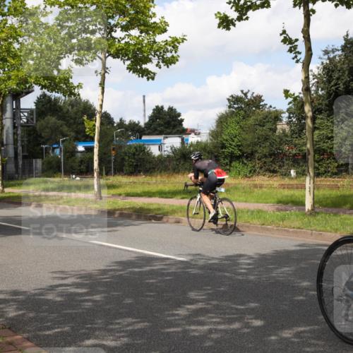 10.08.2025 - GEWOBA Citytriathlon Bremen Yannick Fuchs http://msf.ph/oto/8572524 10.08.2025 12:49:02 Radfahren 578, 621, 641, 649, 655, 682, 788, 863, 950, 1010, 1027 meine-sportfotos.de