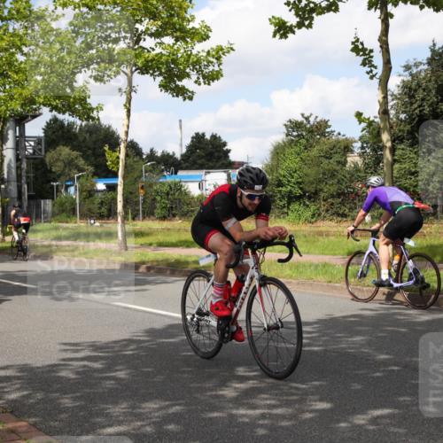 10.08.2025 - GEWOBA Citytriathlon Bremen Yannick Fuchs http://msf.ph/oto/8572548 10.08.2025 12:49:39 Radfahren 560, 637, 648, 666, 688, 689, 702, 715, 774, 841, 856, 873, 888, 922 meine-sportfotos.de
