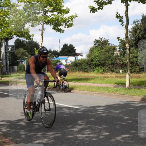 10.08.2025 - GEWOBA Citytriathlon Bremen Yannick Fuchs http://msf.ph/oto/8572549 10.08.2025 12:49:40 Radfahren 560, 637, 648, 666, 688, 689, 692, 702, 715, 774, 841, 856, 873, 888, 922 meine-sportfotos.de