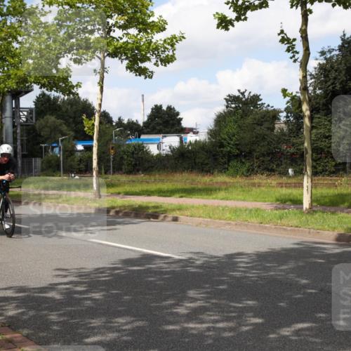 10.08.2025 - GEWOBA Citytriathlon Bremen Yannick Fuchs http://msf.ph/oto/8572557 10.08.2025 12:49:46 Radfahren 552, 637, 648, 666, 688, 689, 692, 715, 741, 856, 873, 922 meine-sportfotos.de