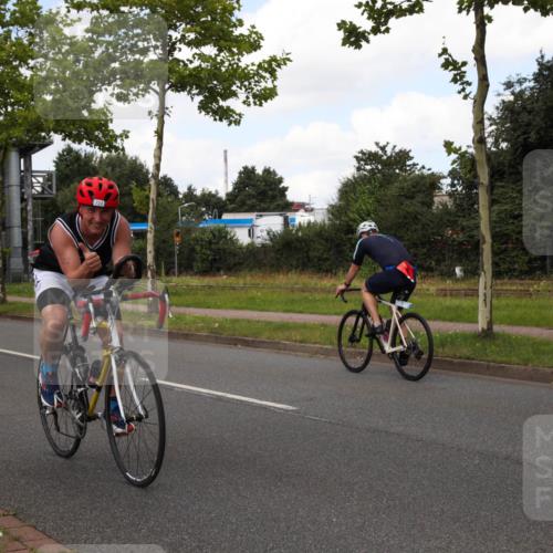 10.08.2025 - GEWOBA Citytriathlon Bremen Yannick Fuchs http://msf.ph/oto/8572574 10.08.2025 12:50:07 Radfahren 643, 722, 741, 752, 838, 852, 935, 959 meine-sportfotos.de