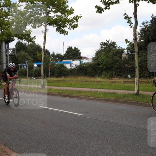 10.08.2025 - GEWOBA Citytriathlon Bremen Yannick Fuchs http://msf.ph/oto/8572580 10.08.2025 12:50:20 Radfahren 626, 643, 735, 752, 820, 852, 867 meine-sportfotos.de