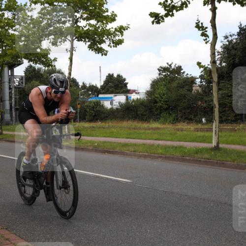10.08.2025 - GEWOBA Citytriathlon Bremen Yannick Fuchs http://msf.ph/oto/8572583 10.08.2025 12:50:27 Radfahren 553, 626, 643, 735, 770, 820, 824, 836, 852, 859, 867 meine-sportfotos.de