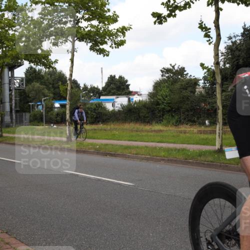 10.08.2025 - GEWOBA Citytriathlon Bremen Yannick Fuchs http://msf.ph/oto/8572584 10.08.2025 12:50:27 Radfahren 553, 626, 643, 735, 770, 820, 824, 836, 852, 859, 867 meine-sportfotos.de