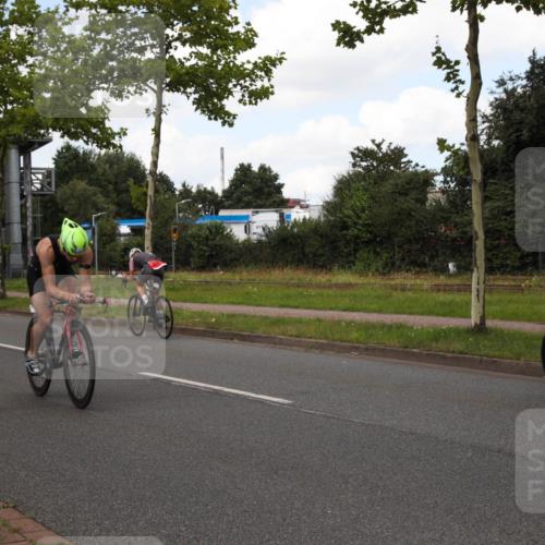 10.08.2025 - GEWOBA Citytriathlon Bremen Yannick Fuchs http://msf.ph/oto/8572591 10.08.2025 12:50:36 Radfahren 553, 584, 626, 735, 770, 824, 836, 859, 867, 914, 1016 meine-sportfotos.de