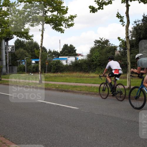 10.08.2025 - GEWOBA Citytriathlon Bremen Yannick Fuchs http://msf.ph/oto/8572597 10.08.2025 12:50:40 Radfahren 553, 584, 626, 735, 770, 824, 836, 859, 867, 914, 937, 1016 meine-sportfotos.de