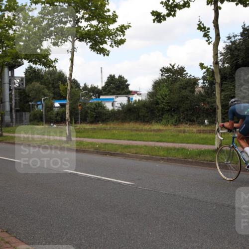10.08.2025 - GEWOBA Citytriathlon Bremen Yannick Fuchs http://msf.ph/oto/8572601 10.08.2025 12:50:49 Radfahren 553, 584, 770, 776, 836, 859, 894, 914, 937, 1016 meine-sportfotos.de
