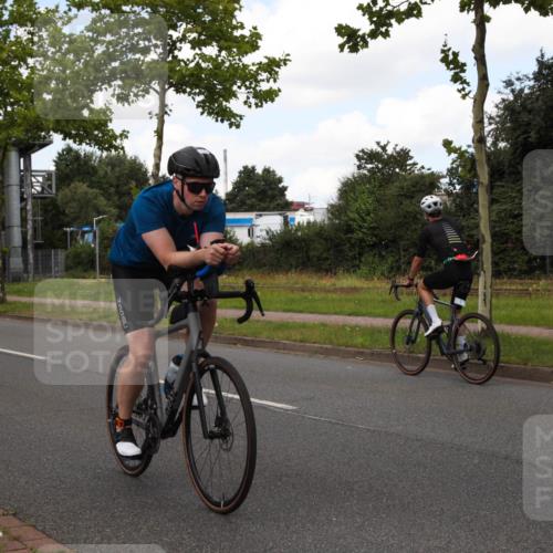 10.08.2025 - GEWOBA Citytriathlon Bremen Yannick Fuchs http://msf.ph/oto/8572606 10.08.2025 12:51:01 Radfahren 551, 681, 768, 776, 894, 924, 937 meine-sportfotos.de