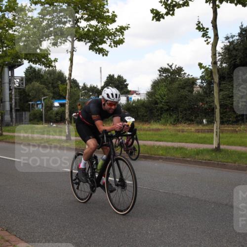 10.08.2025 - GEWOBA Citytriathlon Bremen Yannick Fuchs http://msf.ph/oto/8572612 10.08.2025 12:51:10 Radfahren 551, 681, 719, 768, 776, 894, 924 meine-sportfotos.de