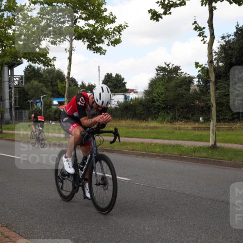 10.08.2025 - GEWOBA Citytriathlon Bremen Yannick Fuchs http://msf.ph/oto/8572624 10.08.2025 12:51:27 Radfahren 556, 667, 719, 822, 912 meine-sportfotos.de