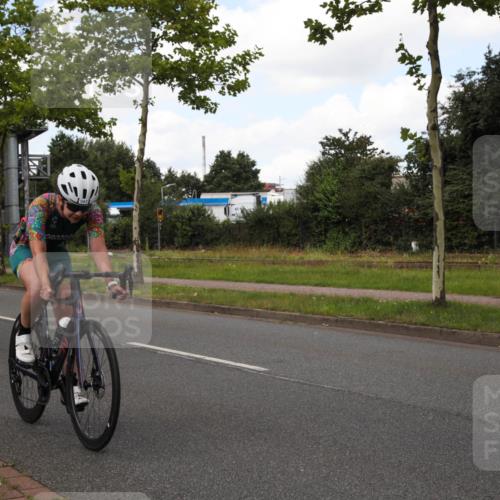 10.08.2025 - GEWOBA Citytriathlon Bremen Yannick Fuchs http://msf.ph/oto/8572631 10.08.2025 12:51:41 Radfahren 556, 575, 680, 822, 855 meine-sportfotos.de