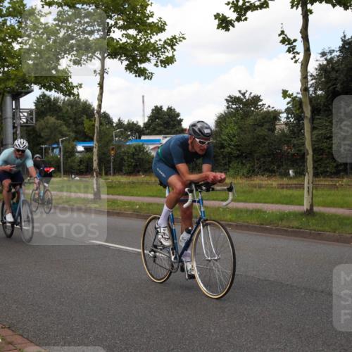 10.08.2025 - GEWOBA Citytriathlon Bremen Yannick Fuchs http://msf.ph/oto/8572633 10.08.2025 12:51:43 Radfahren 575, 604, 680, 822, 855 meine-sportfotos.de