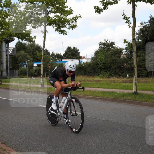 10.08.2025 - GEWOBA Citytriathlon Bremen Yannick Fuchs http://msf.ph/oto/8572648 10.08.2025 12:52:07 Radfahren 604, 664, 708, 738, 891, 905, 973, 977, 1017, 1037 meine-sportfotos.de