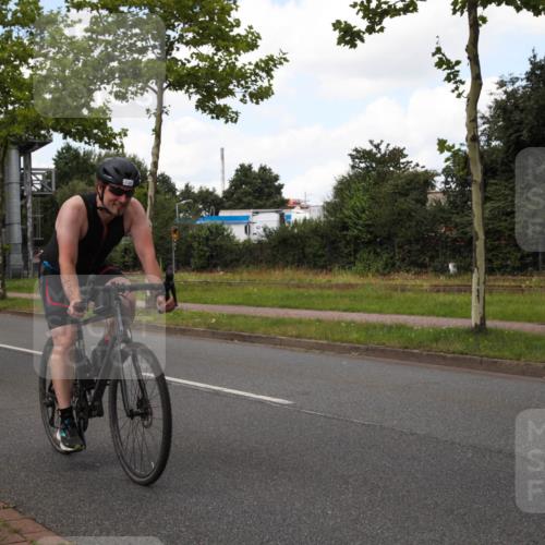 10.08.2025 - GEWOBA Citytriathlon Bremen Yannick Fuchs http://msf.ph/oto/8572649 10.08.2025 12:52:08 Radfahren 604, 664, 708, 738, 891, 905, 973, 977, 1017, 1037 meine-sportfotos.de