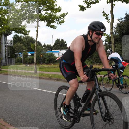 10.08.2025 - GEWOBA Citytriathlon Bremen Yannick Fuchs http://msf.ph/oto/8572650 10.08.2025 12:52:09 Radfahren 664, 708, 738, 891, 905, 973, 977, 1017, 1037 meine-sportfotos.de