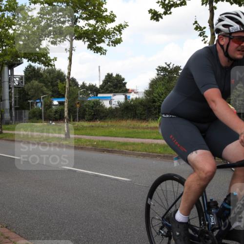 10.08.2025 - GEWOBA Citytriathlon Bremen Yannick Fuchs http://msf.ph/oto/8572654 10.08.2025 12:52:12 Radfahren 603, 664, 708, 738, 858, 891, 905, 973, 977, 1017, 1037 meine-sportfotos.de