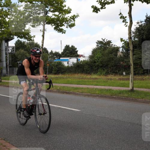 10.08.2025 - GEWOBA Citytriathlon Bremen Yannick Fuchs http://msf.ph/oto/8572657 10.08.2025 12:52:20 Radfahren 599, 603, 639, 701, 708, 738, 834, 858, 891, 905, 973, 977, 1017, 1037 meine-sportfotos.de