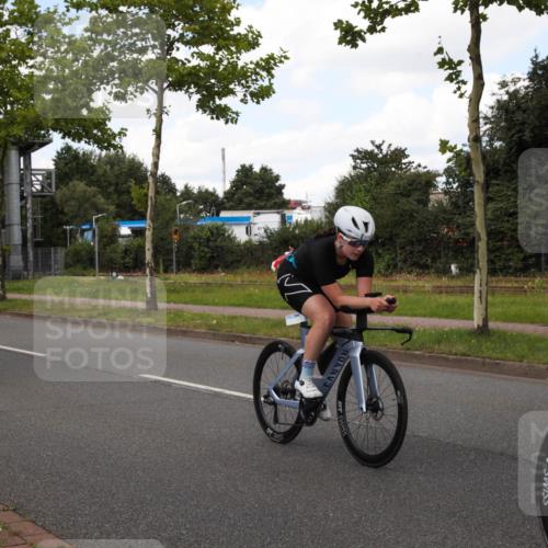10.08.2025 - GEWOBA Citytriathlon Bremen Yannick Fuchs http://msf.ph/oto/8572678 10.08.2025 12:52:45 Radfahren 565, 579, 635, 642, 686, 763, 915, 919, 956 meine-sportfotos.de