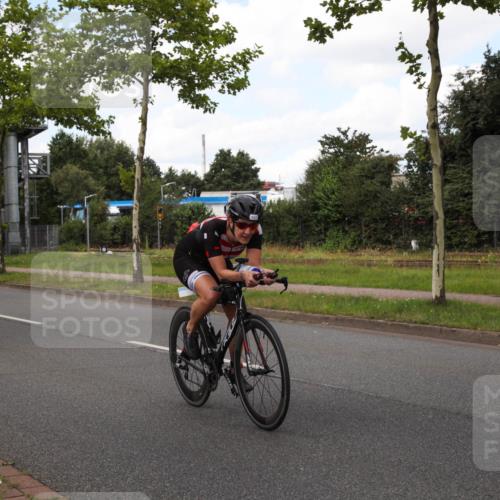 10.08.2025 - GEWOBA Citytriathlon Bremen Yannick Fuchs http://msf.ph/oto/8572681 10.08.2025 12:52:55 Radfahren 565, 635, 642, 686, 763, 833, 895, 915, 919, 956 meine-sportfotos.de