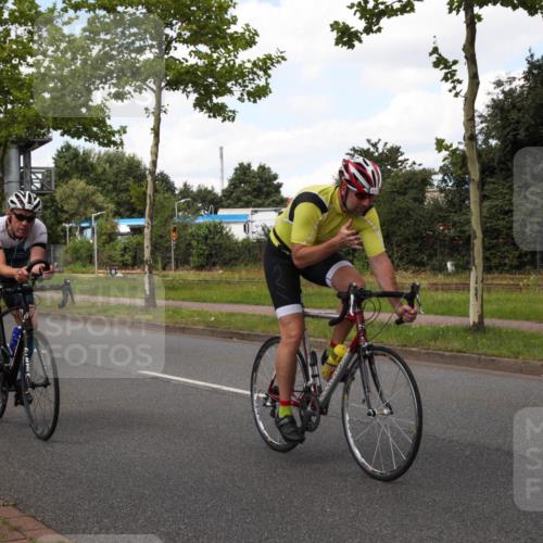 10.08.2025 - GEWOBA Citytriathlon Bremen Yannick Fuchs http://msf.ph/oto/8572683 10.08.2025 12:53:06 Radfahren 734, 833, 895, 915 meine-sportfotos.de