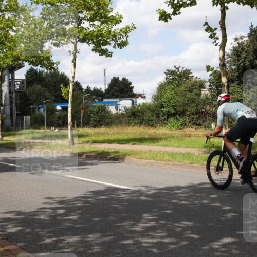 10.08.2025 - GEWOBA Citytriathlon Bremen Yannick Fuchs http://msf.ph/oto/8572693 10.08.2025 12:53:21 Radfahren 570, 631, 734, 759, 872, 902, 933, 966 meine-sportfotos.de