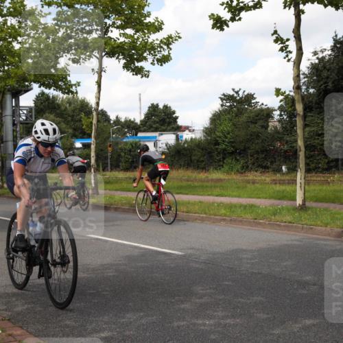 10.08.2025 - GEWOBA Citytriathlon Bremen Yannick Fuchs http://msf.ph/oto/8572707 10.08.2025 12:53:37 Radfahren 631, 739, 759, 902, 933, 966, 1035 meine-sportfotos.de
