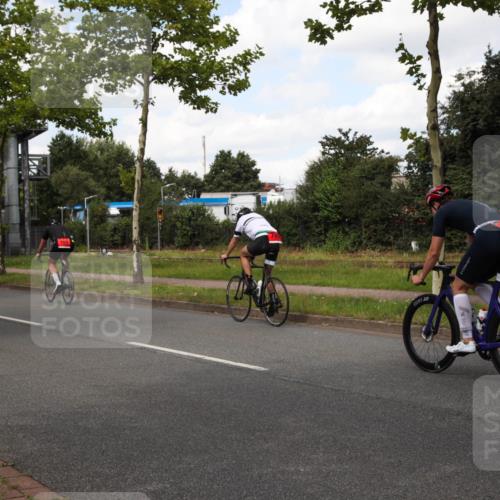 10.08.2025 - GEWOBA Citytriathlon Bremen Yannick Fuchs http://msf.ph/oto/8572710 10.08.2025 12:53:39 Radfahren 631, 739, 902, 933, 966, 1035 meine-sportfotos.de