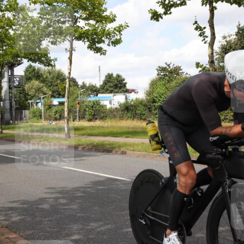 10.08.2025 - GEWOBA Citytriathlon Bremen Yannick Fuchs http://msf.ph/oto/8572721 10.08.2025 12:54:03 Radfahren 742, 750, 797, 1006, 1032, 1039 meine-sportfotos.de