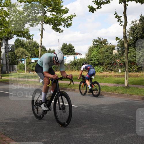 10.08.2025 - GEWOBA Citytriathlon Bremen Yannick Fuchs http://msf.ph/oto/8572725 10.08.2025 12:54:05 Radfahren 742, 750, 797, 1006, 1032, 1039 meine-sportfotos.de
