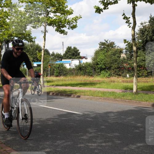 10.08.2025 - GEWOBA Citytriathlon Bremen Yannick Fuchs http://msf.ph/oto/8572727 10.08.2025 12:54:09 Radfahren 707, 740, 742, 750, 797, 1006, 1032, 1039 meine-sportfotos.de