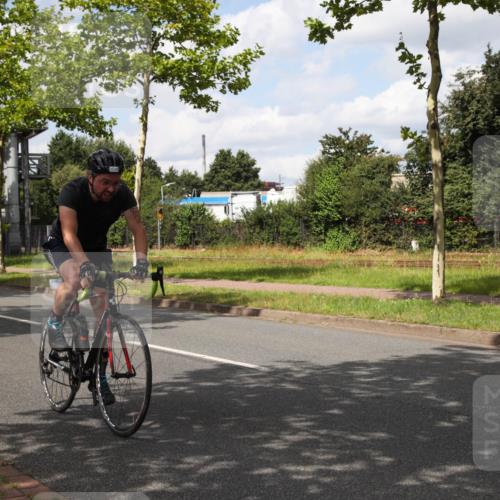 10.08.2025 - GEWOBA Citytriathlon Bremen Yannick Fuchs http://msf.ph/oto/8572729 10.08.2025 12:54:12 Radfahren 618, 707, 740, 742, 750, 797, 1006, 1032, 1039 meine-sportfotos.de