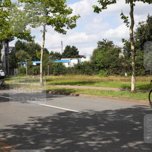 10.08.2025 - GEWOBA Citytriathlon Bremen Yannick Fuchs http://msf.ph/oto/8572738 10.08.2025 12:54:18 Radfahren 582, 618, 707, 740, 742, 750, 797, 1006, 1032, 1039 meine-sportfotos.de