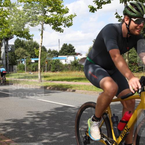 10.08.2025 - GEWOBA Citytriathlon Bremen Yannick Fuchs http://msf.ph/oto/8572744 10.08.2025 12:54:20 Radfahren 580, 582, 618, 707, 740, 742, 750, 789, 1006, 1039 meine-sportfotos.de