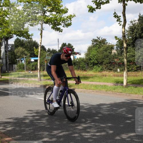 10.08.2025 - GEWOBA Citytriathlon Bremen Yannick Fuchs http://msf.ph/oto/8572766 10.08.2025 12:54:28 Radfahren 580, 582, 618, 634, 707, 740, 783, 789, 790, 826 meine-sportfotos.de