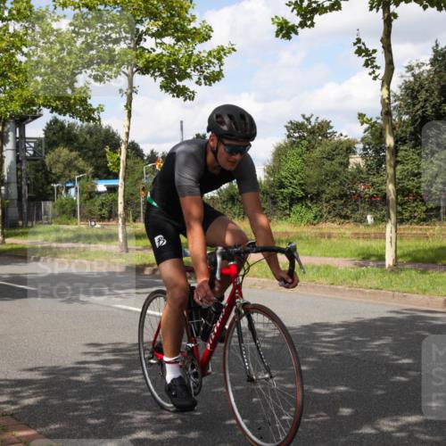 10.08.2025 - GEWOBA Citytriathlon Bremen Yannick Fuchs http://msf.ph/oto/8572769 10.08.2025 12:54:28 Radfahren 580, 582, 618, 634, 707, 740, 783, 789, 790, 826 meine-sportfotos.de