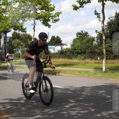 10.08.2025 - GEWOBA Citytriathlon Bremen Yannick Fuchs http://msf.ph/oto/8572805 10.08.2025 12:55:07 Radfahren 563, 591, 632, 714, 728, 761, 766, 781, 794, 877, 1015, 1029 meine-sportfotos.de