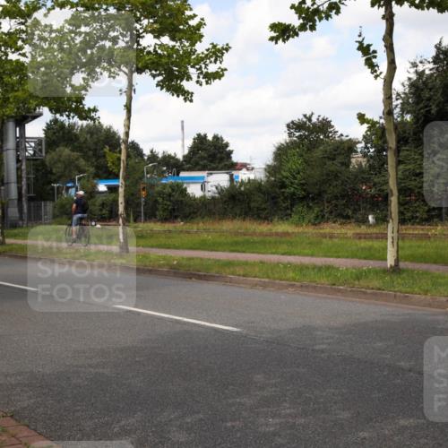 10.08.2025 - GEWOBA Citytriathlon Bremen Yannick Fuchs http://msf.ph/oto/8572827 10.08.2025 12:55:22 Radfahren 696, 714, 766, 794, 877, 982, 1015, 1033 meine-sportfotos.de
